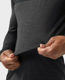 STIO Men's Basis Seamless Tech Crew -Stio 200064 115 5 a5be6a12 b34a 4b4b a6b0 184e7ec89be5