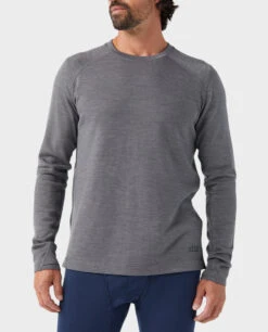 STIO Men's Basis Midweight Merino Crew 22 STIO Men's Basis Midweight Merino Crew -Stio 200285 111 1