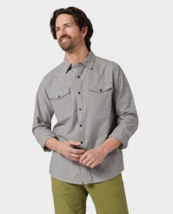 STIO Men's Ashton Chambray Shirt -Stio RESHOOT 200084 171 3 Top 3cb7fc8f 2d6b 4b6f 84e2 475a6963ee96